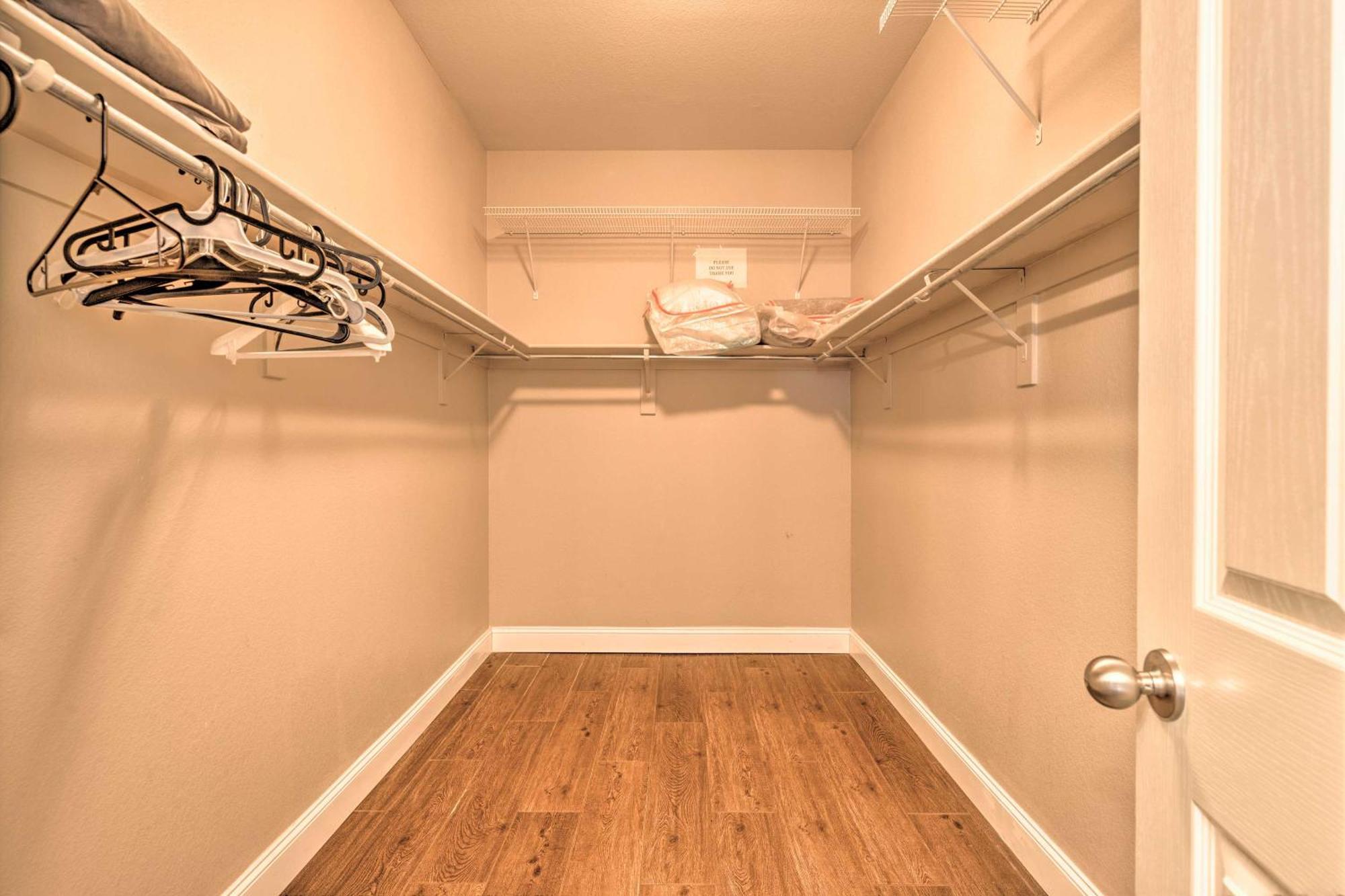 Spacious Retreat With Patio Pets Welcome! * Phoenix