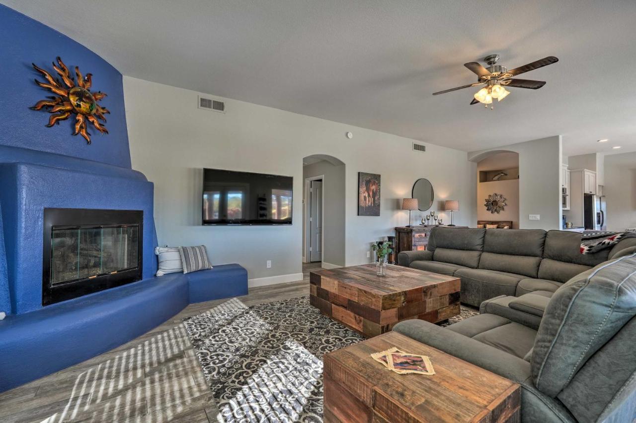 North Desert Gem With Yard And Hot Tub! *