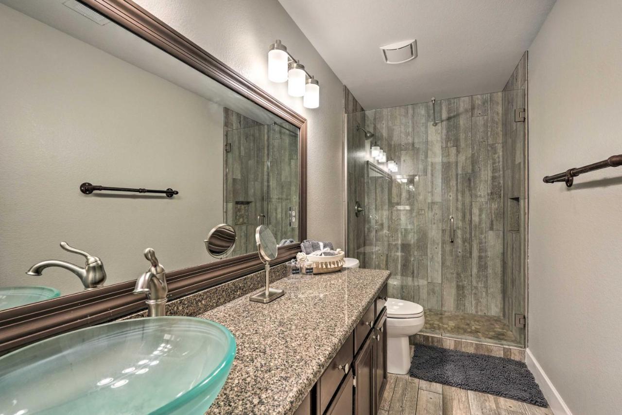 North Desert Gem With Yard And Hot Tub! Phoenix