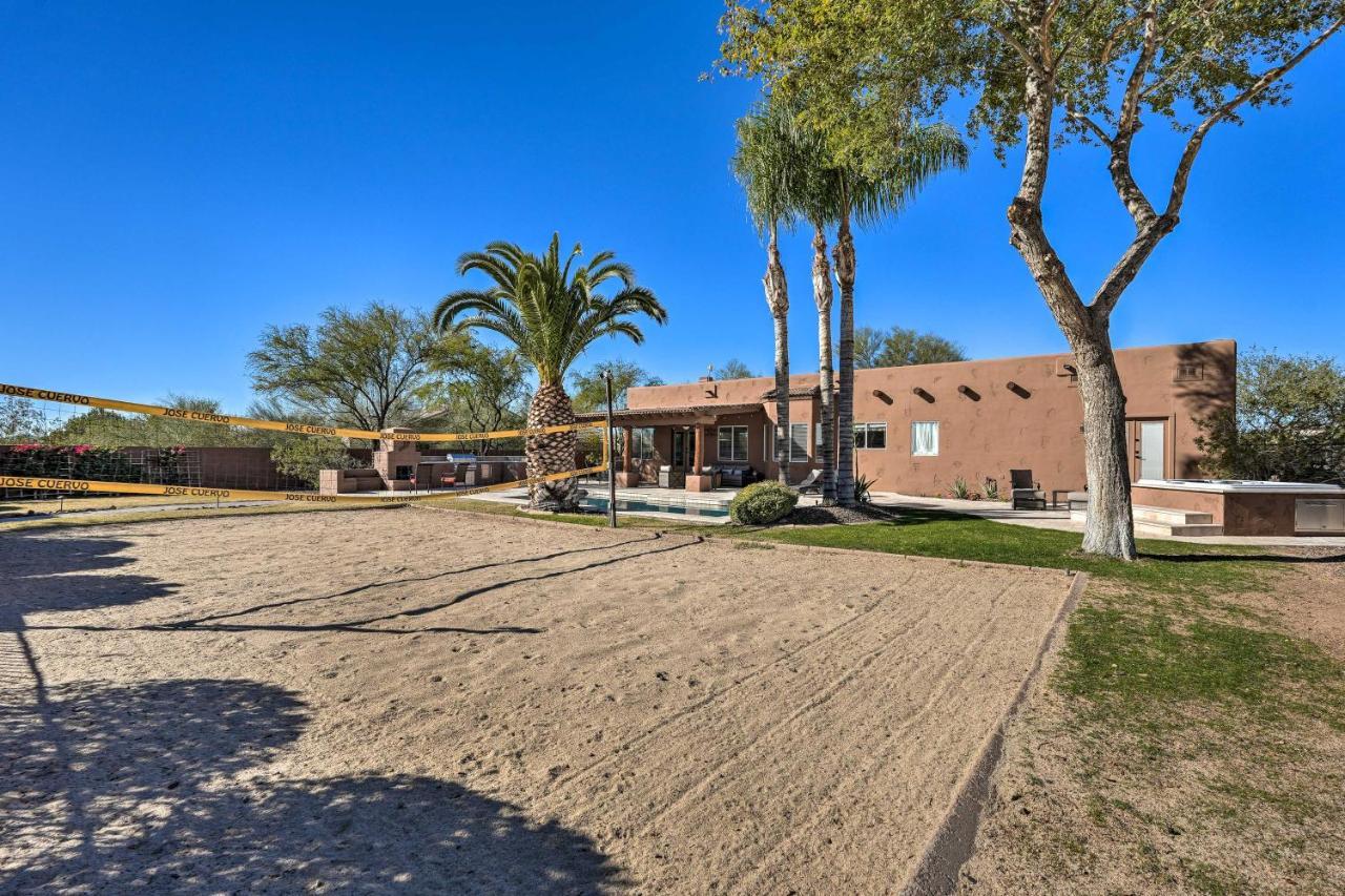 North Desert Gem With Yard And Hot Tub! * Phoenix