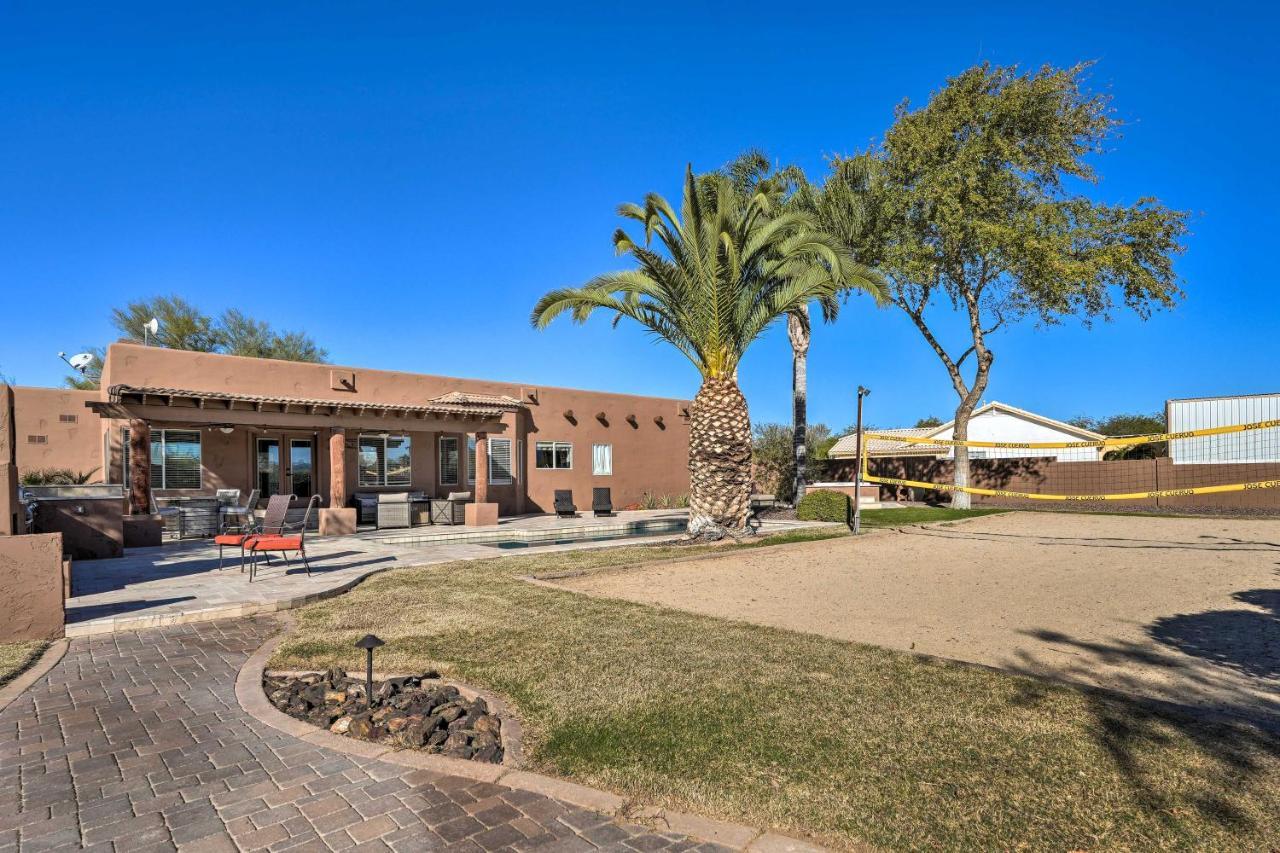 Casa de férias North Desert Gem With Yard And Hot Tub! Phoenix