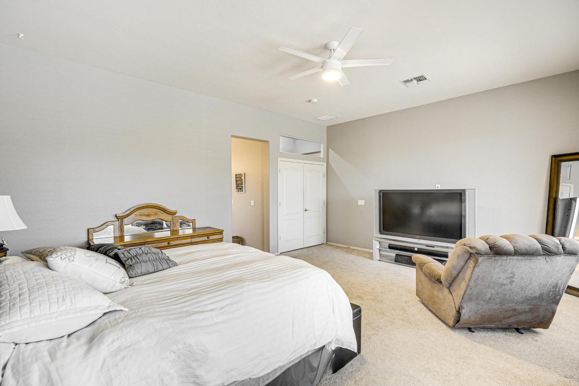 Retreat With Hot Tub Hiking Trail On-site! *