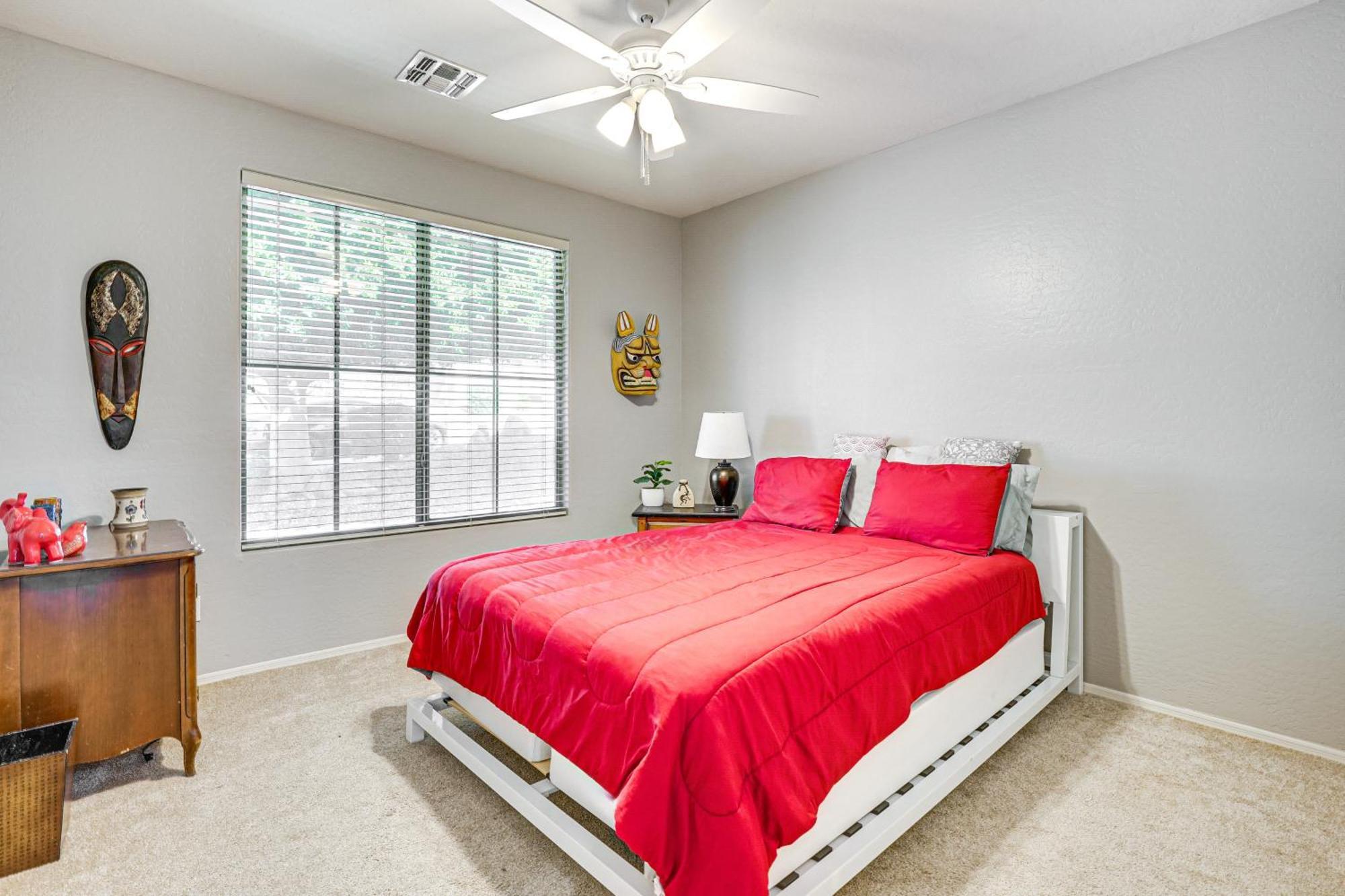 Retreat With Hot Tub Hiking Trail On-site! Holiday home Phoenix