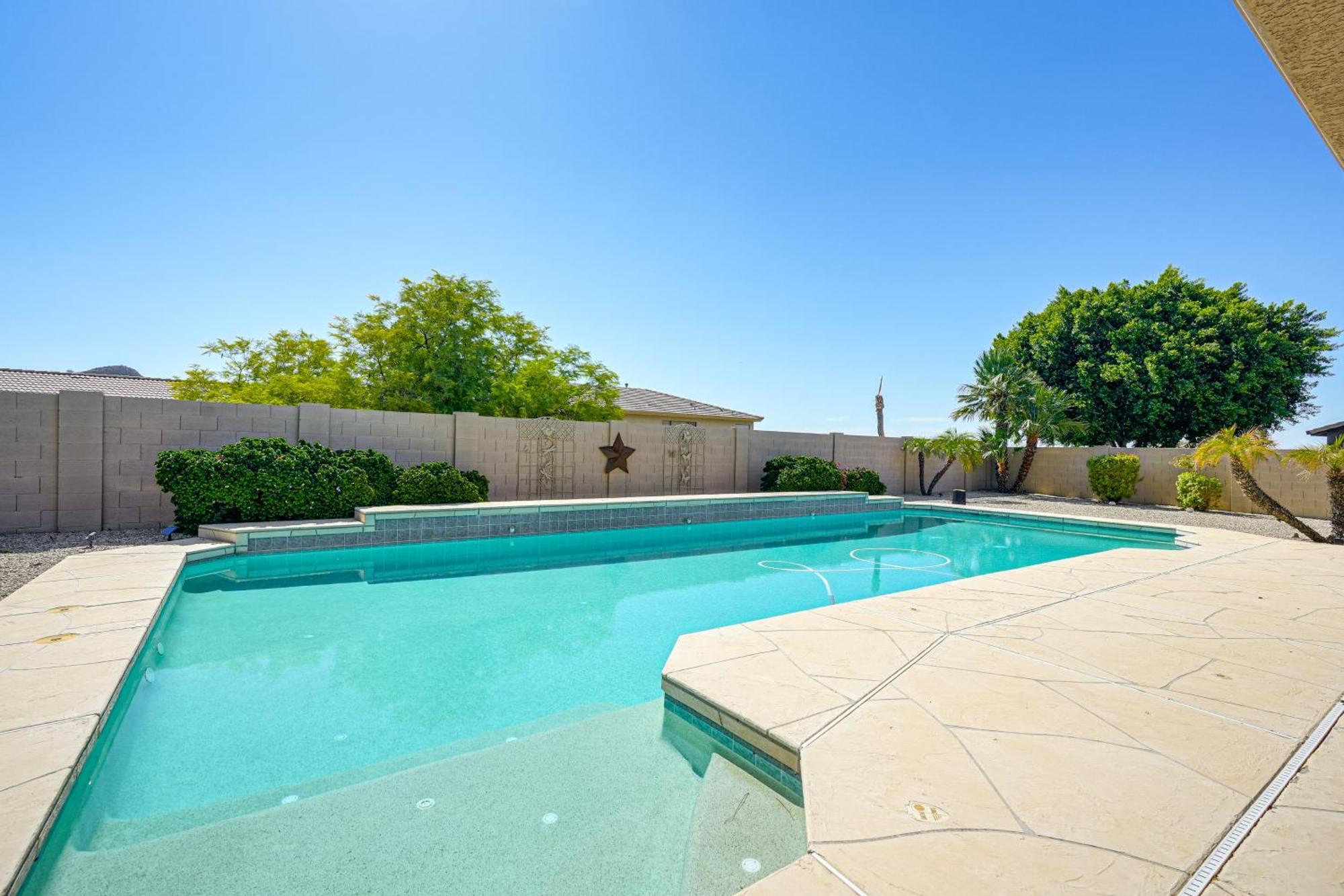 Retreat With Hot Tub Hiking Trail On-site! *
