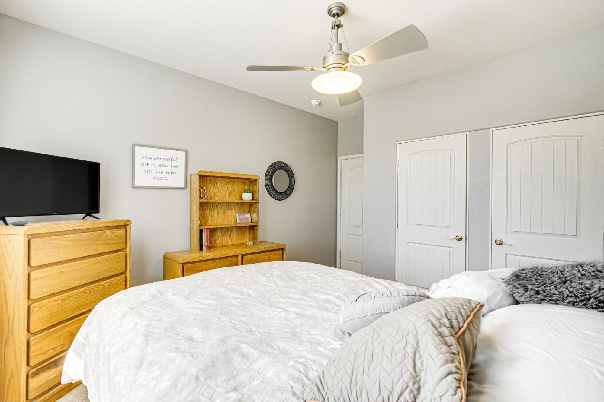 Retreat With Hot Tub Hiking Trail On-site!