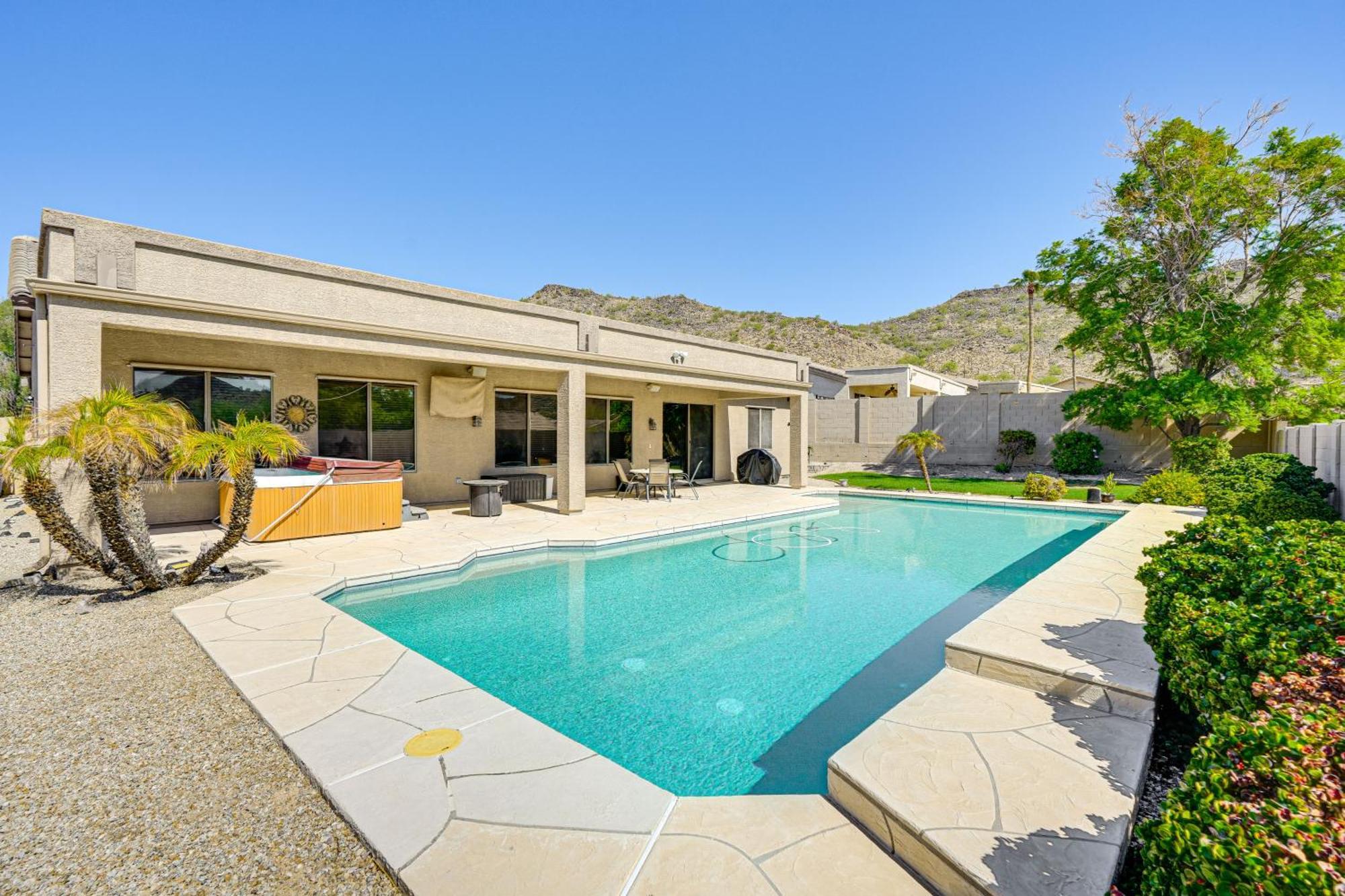 Retreat With Hot Tub Hiking Trail On-site! Holiday home *
