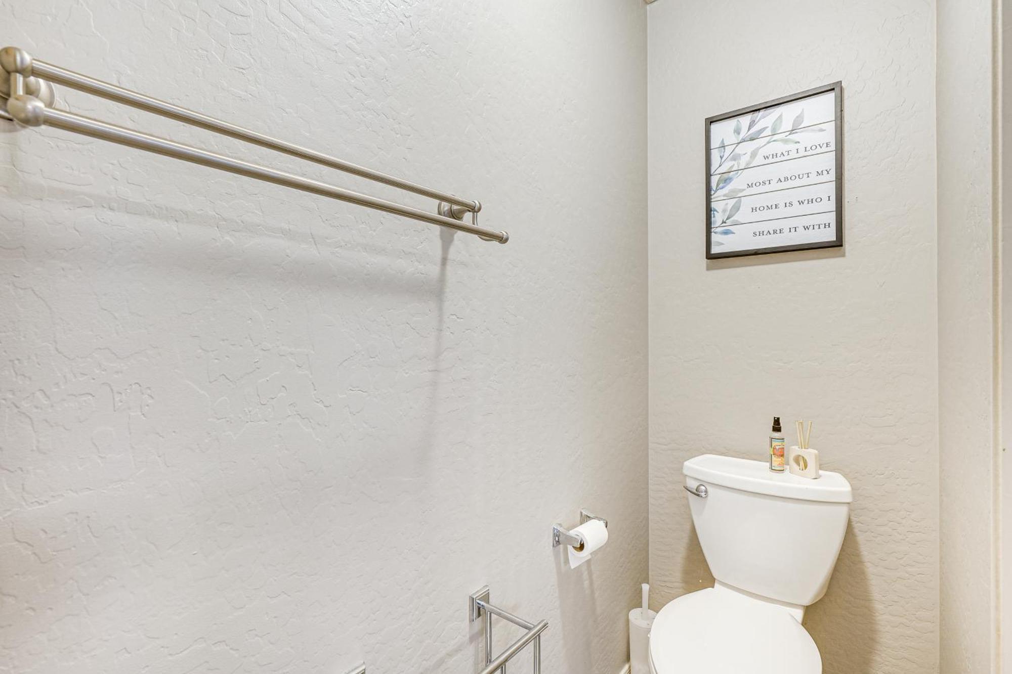 Holiday home Retreat With Hot Tub Hiking Trail On-site! *