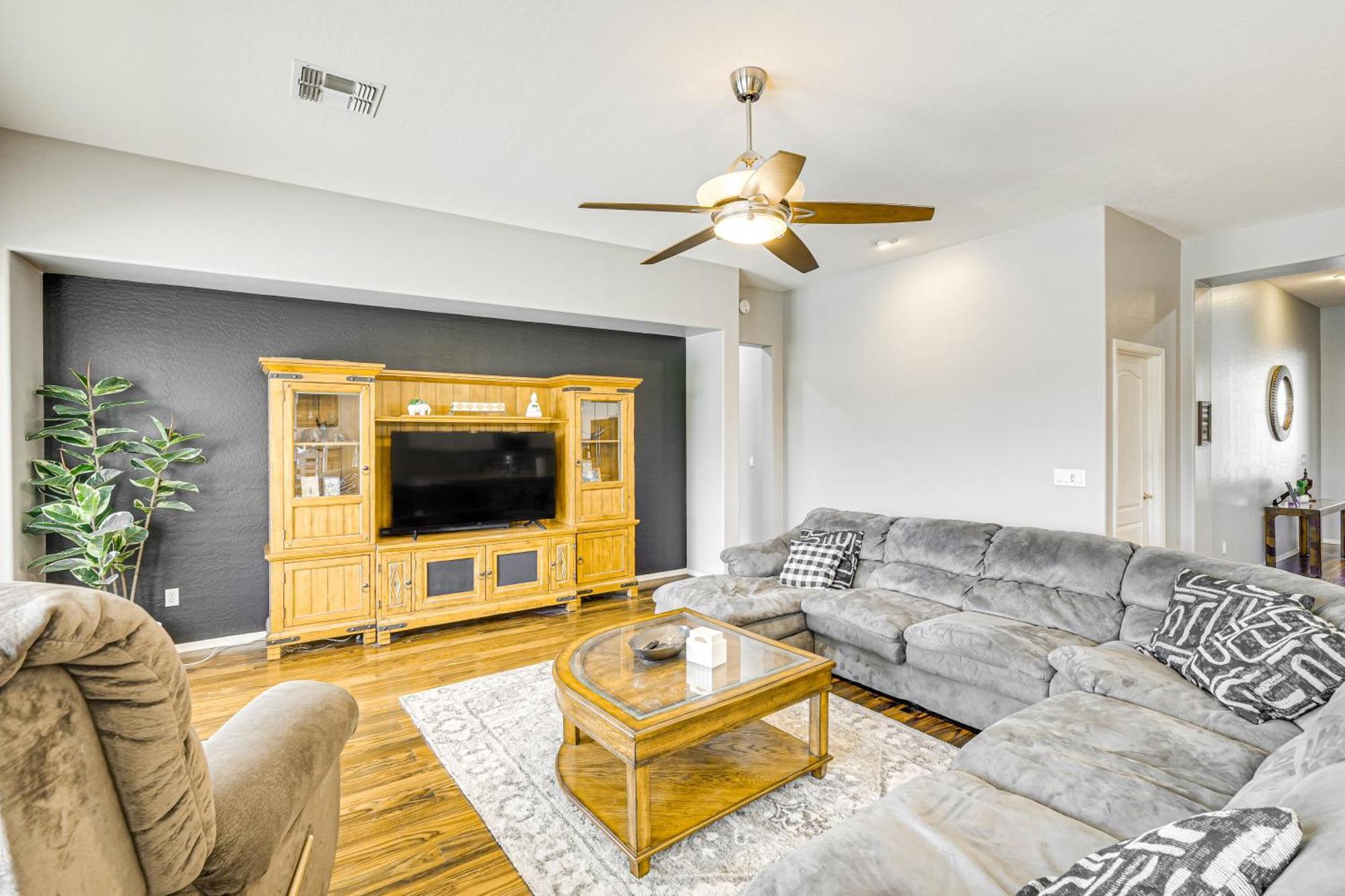 Retreat With Hot Tub Hiking Trail On-site! *