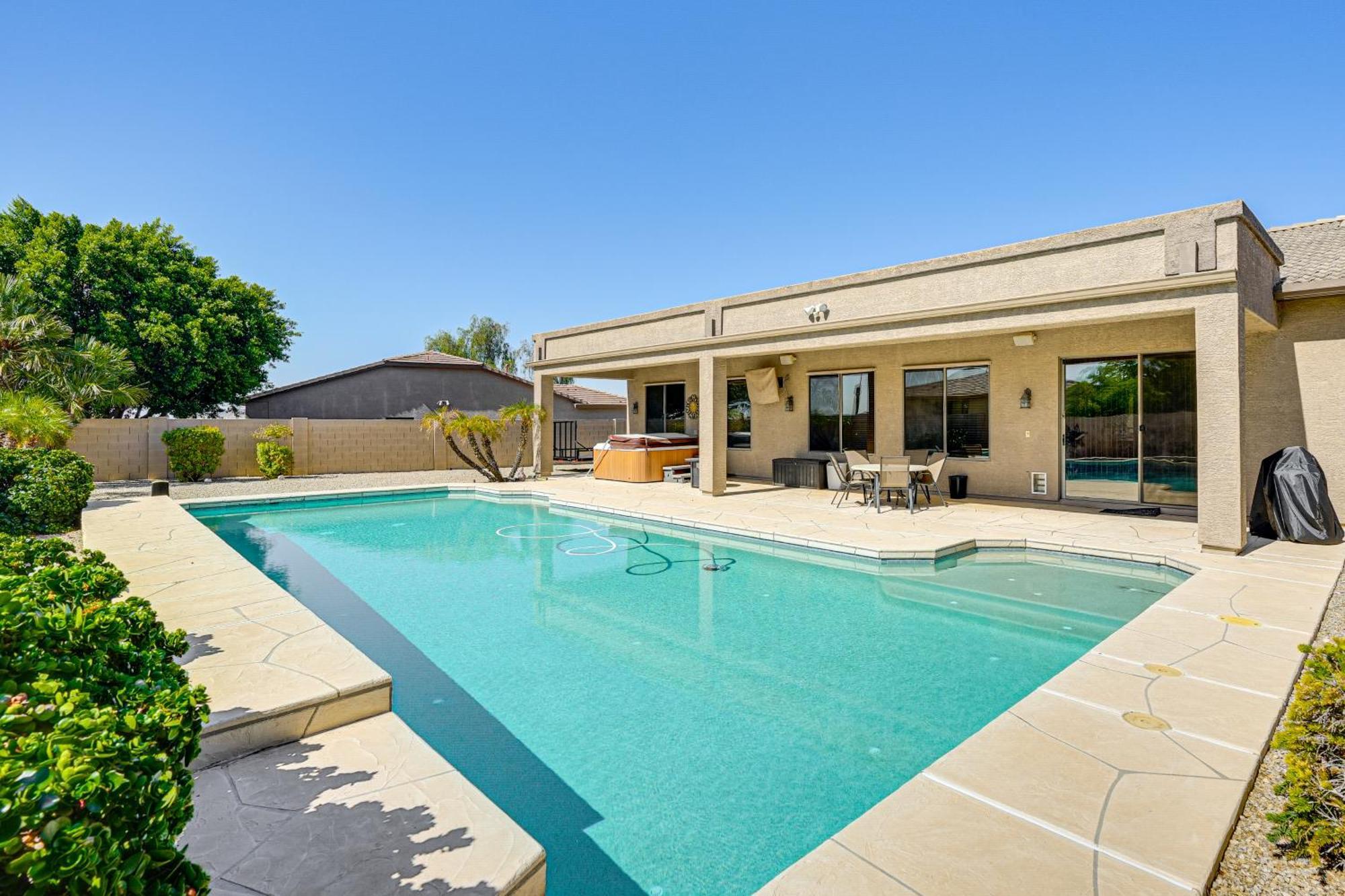 Retreat With Hot Tub Hiking Trail On-site! Phoenix