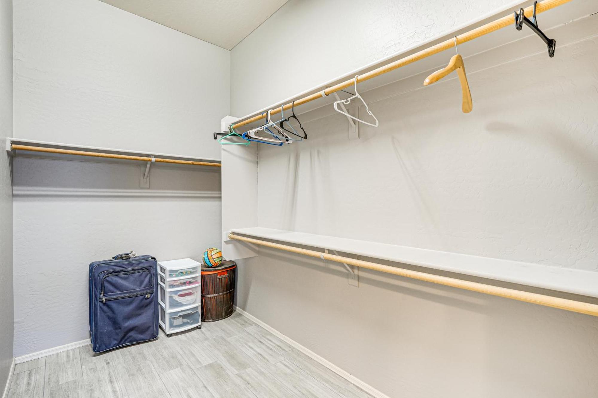 Retreat With Hot Tub Hiking Trail On-site!