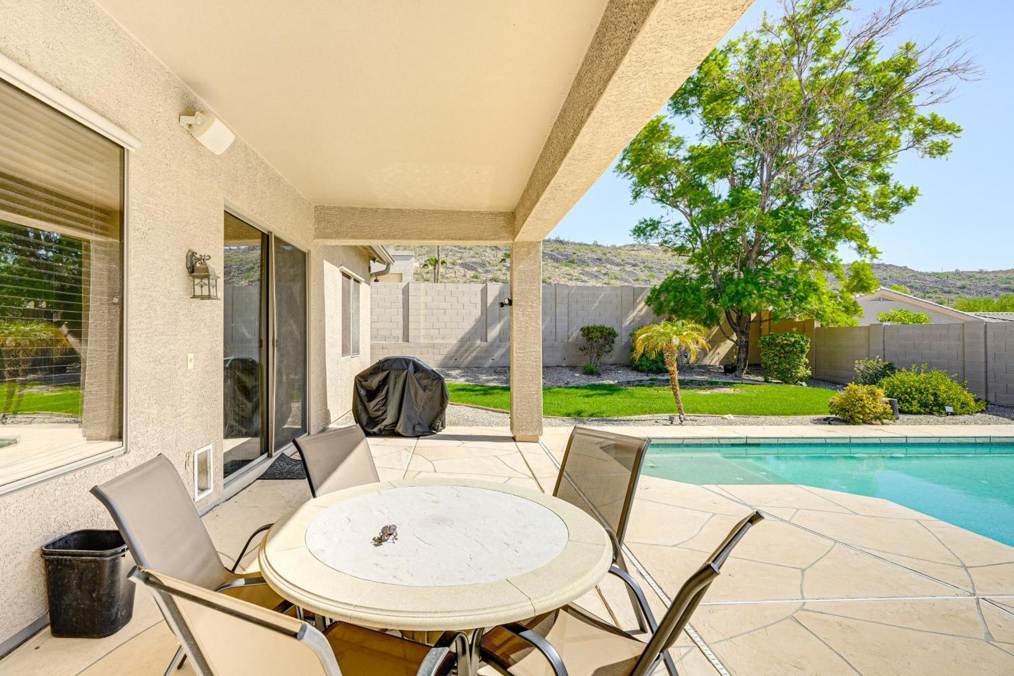 Retreat With Hot Tub Hiking Trail On-site!