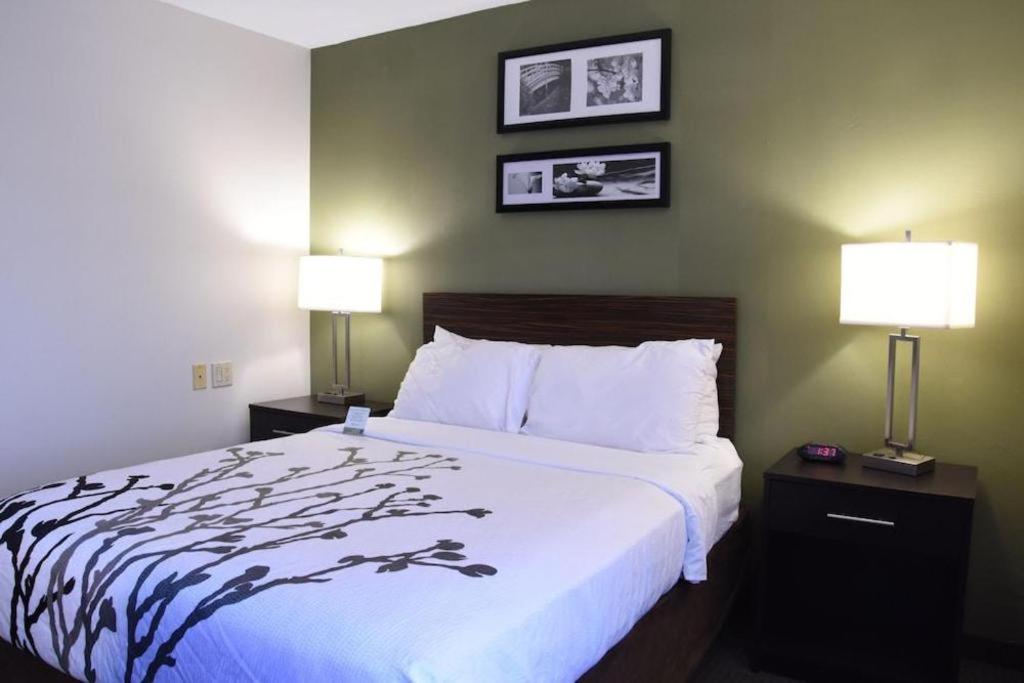 Hotel Sleep Airport 2*