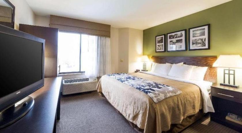 Hotel Sleep Airport 2*