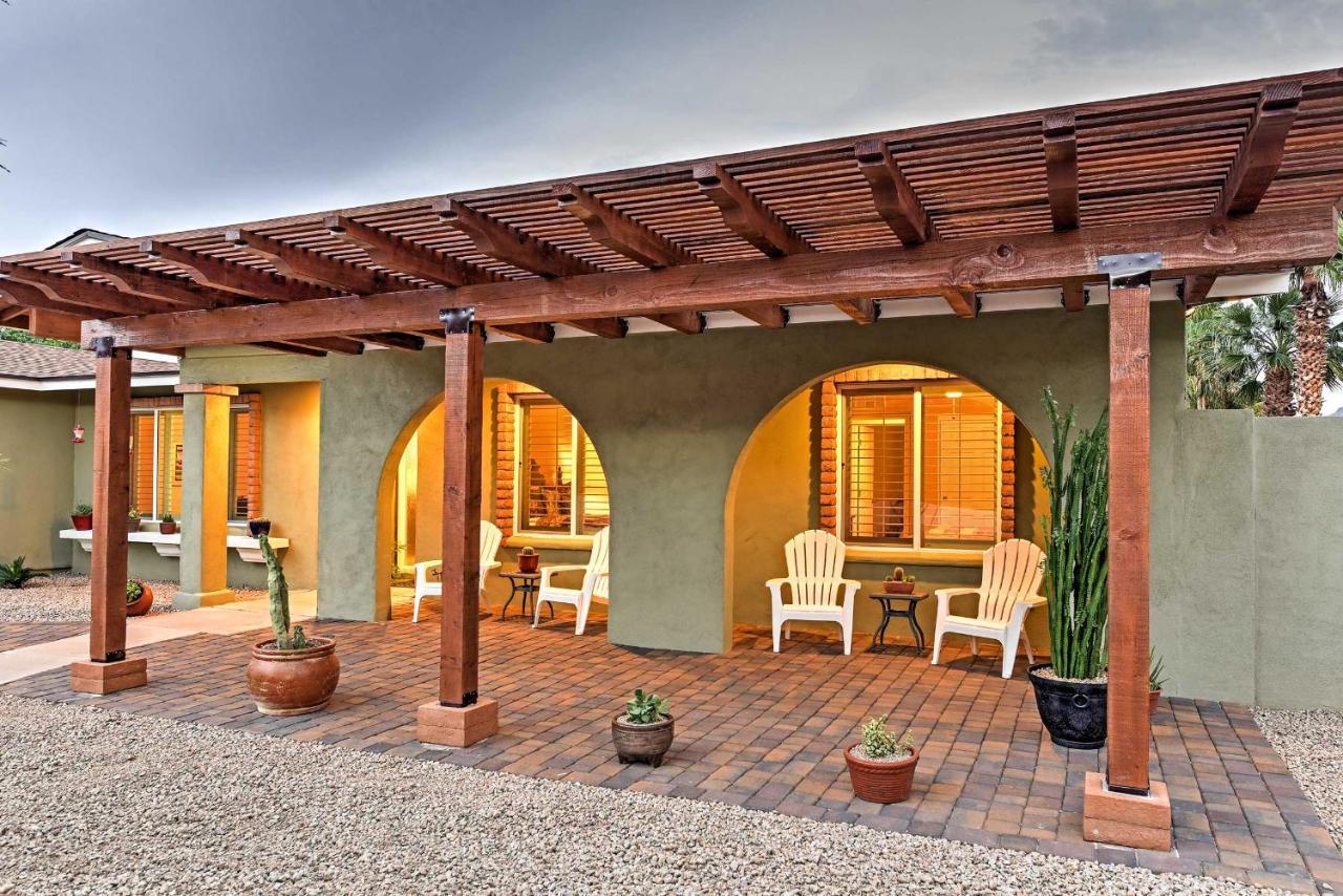 Lovely With Expansive Patio And Fire Pit!