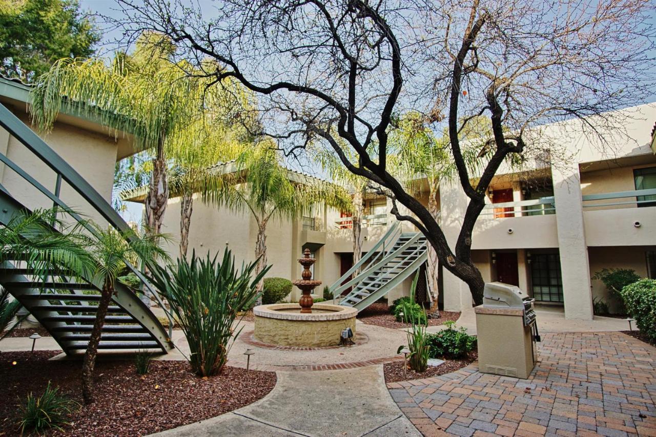 Abode With Pool Access Walk To Fashion Park * Phoenix