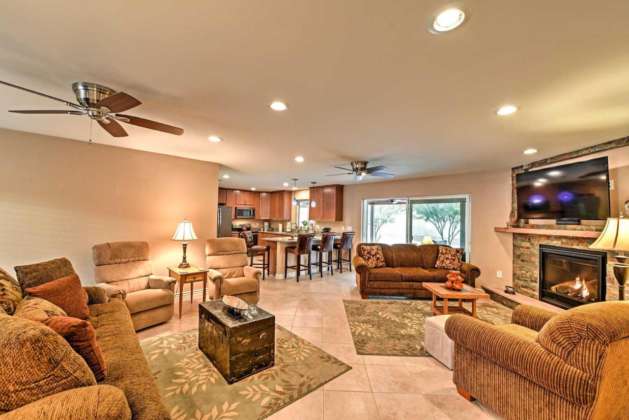 Lovely With Expansive Patio And Fire Pit! Casa de férias